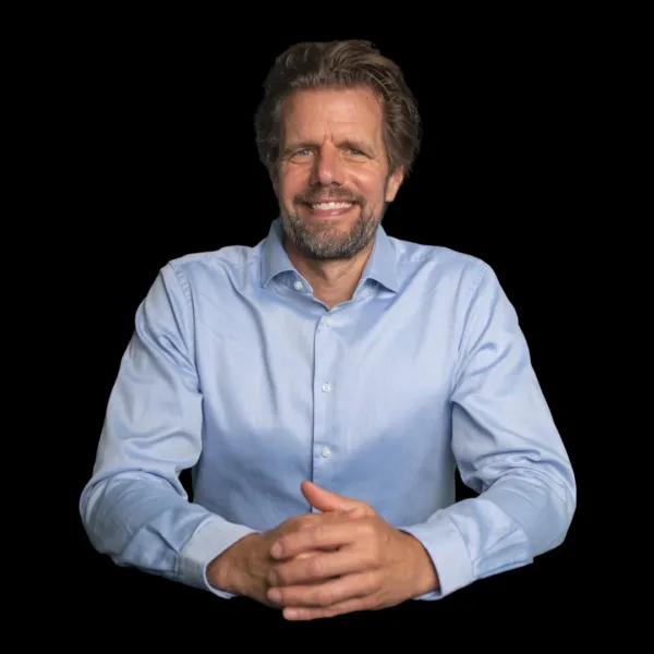 Porträt von Prof. Dr. Dennis Herhausen