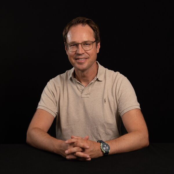 Porträt von Prof. Dr. Reto Hofstetter